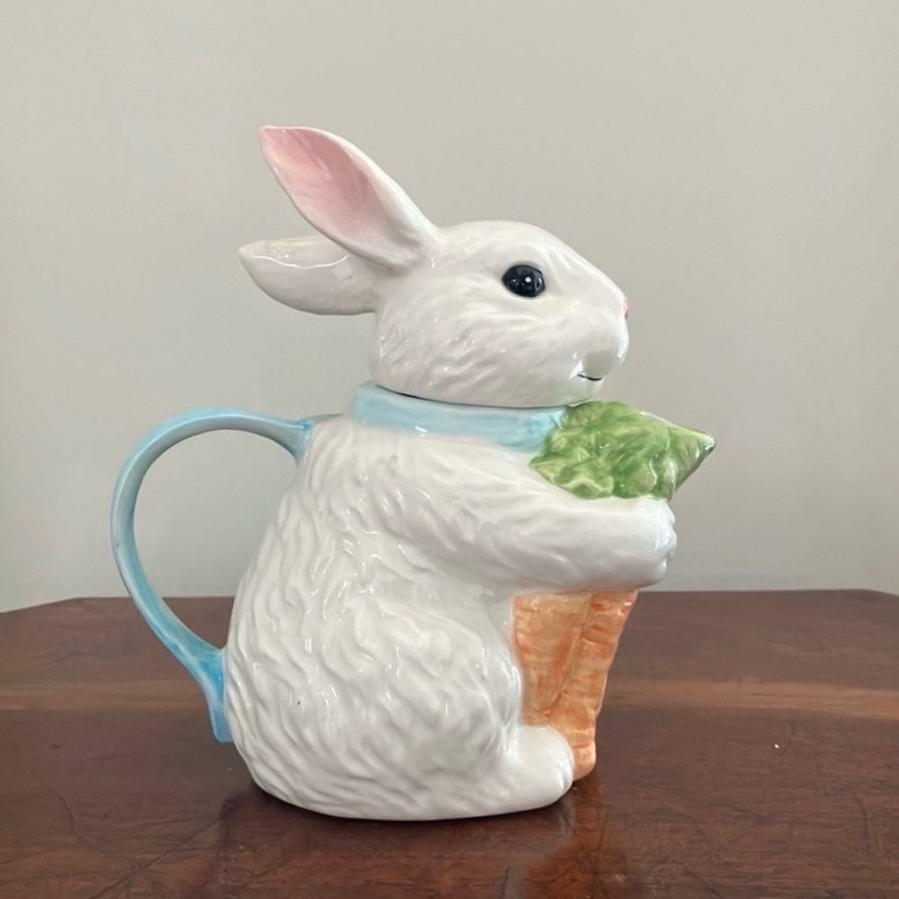 Vintage Easter Bunny Teapot